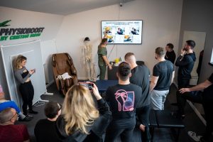 Curs recuperare medicală București – formează-te cu MedBoost Academy în masaj terapeutic și terapii funcționale, cu ajutorul lui Cristian Drosu