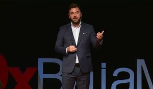 Dr. Iulian Călin: 30 de minute pot salva o viață. Procedura explicată cu emoție, la TEDx Baia Mare, într-o pledoarie pentru tehnologia care vindecă