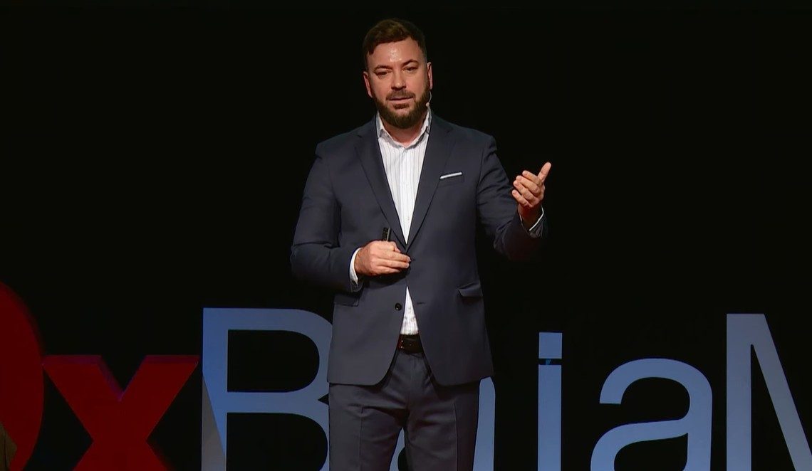 Dr. Iulian Călin: 30 de minute pot salva o viață. Procedura explicată cu emoție, la TEDx Baia Mare, într-o pledoarie pentru tehnologia care vindecă