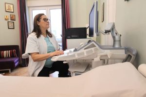 Rejuvenare genitală fără rușine, fără rețineri – metoda discretă și empatică aleasă de Dr. Lorena Turculeț pentru femeile moderne
