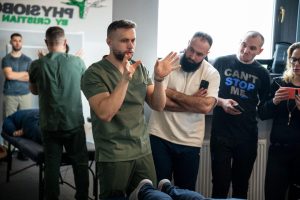 Dr. Cristian Drosu, expert în kinetoterapie și osteopatie: De ce majoritatea cursurilor NU te pregătesc pentru pacienți reali